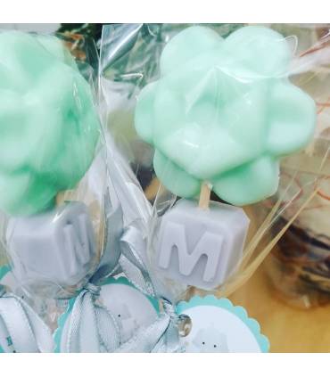 JABON flor con inicial